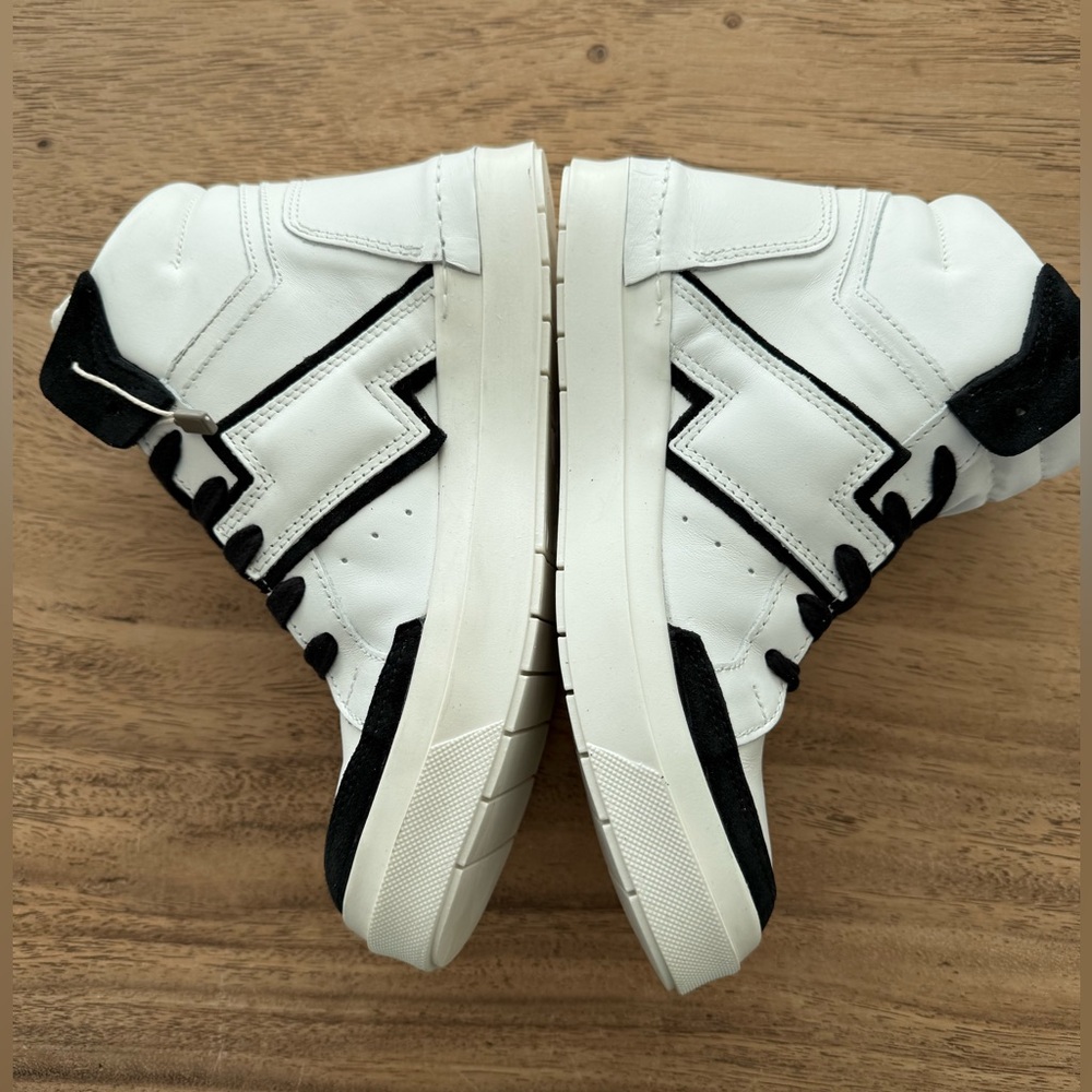 Luxury Sneakers Cinzia Araia White and Black High-Top